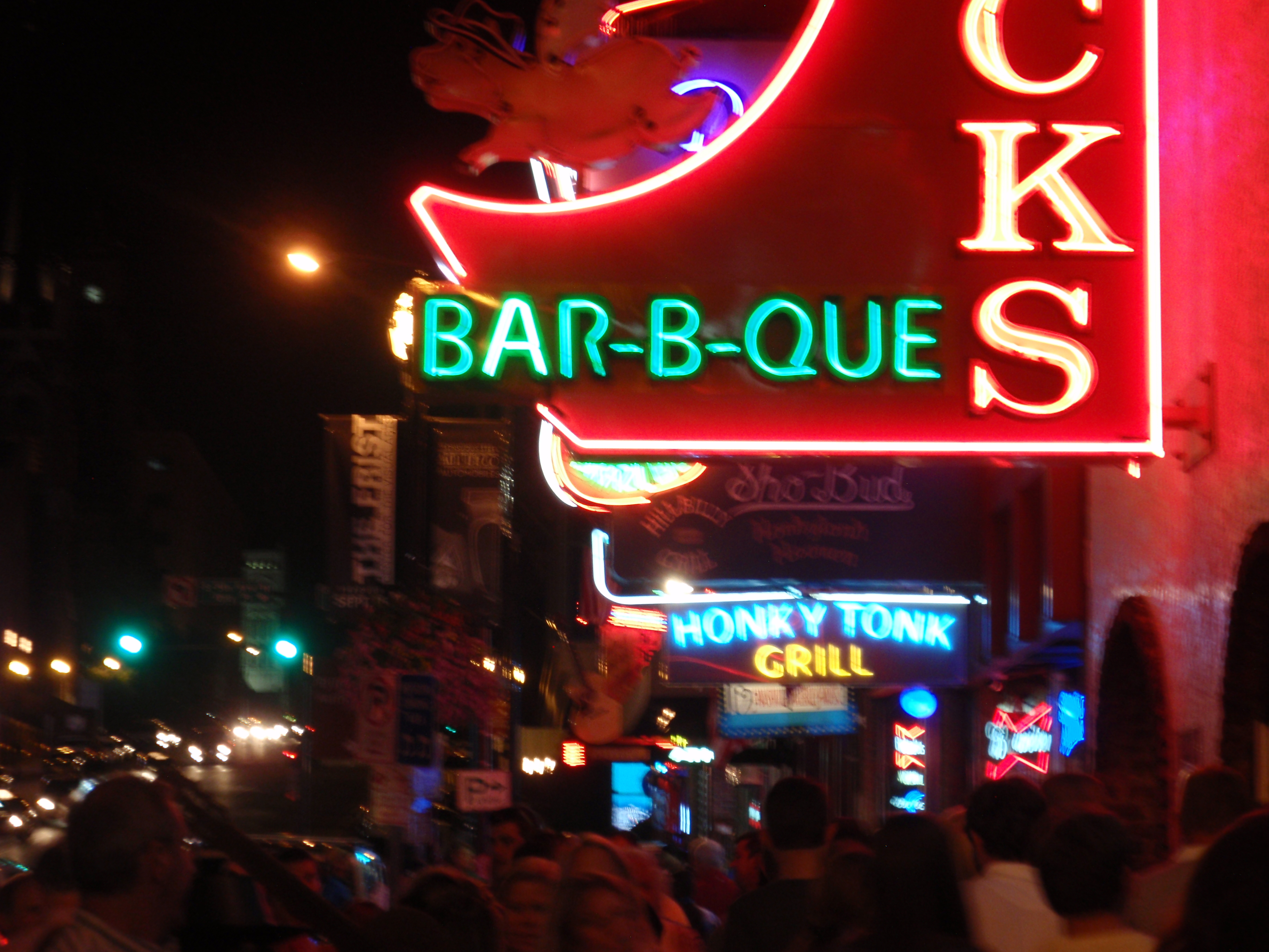 Honky-Tonk bars on Broadway in Nashville